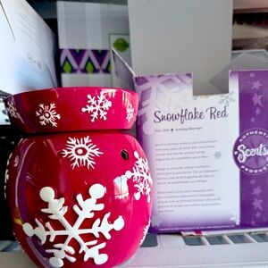 Scentsy Full Size Wax Warmer Retired Christmas winter Snowflake red EUC